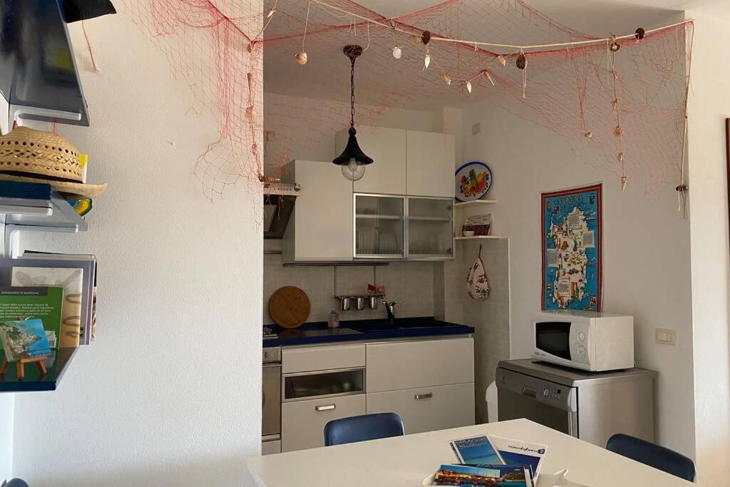 Attico Luminoso Ed Accogliente In Zona Centrale Apartment Alghero Luaran gambar
