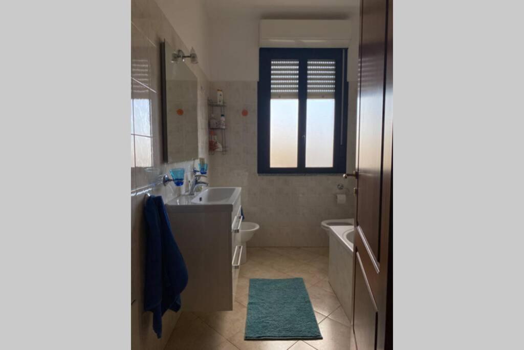 Attico Luminoso Ed Accogliente In Zona Centrale Apartment Alghero Luaran gambar